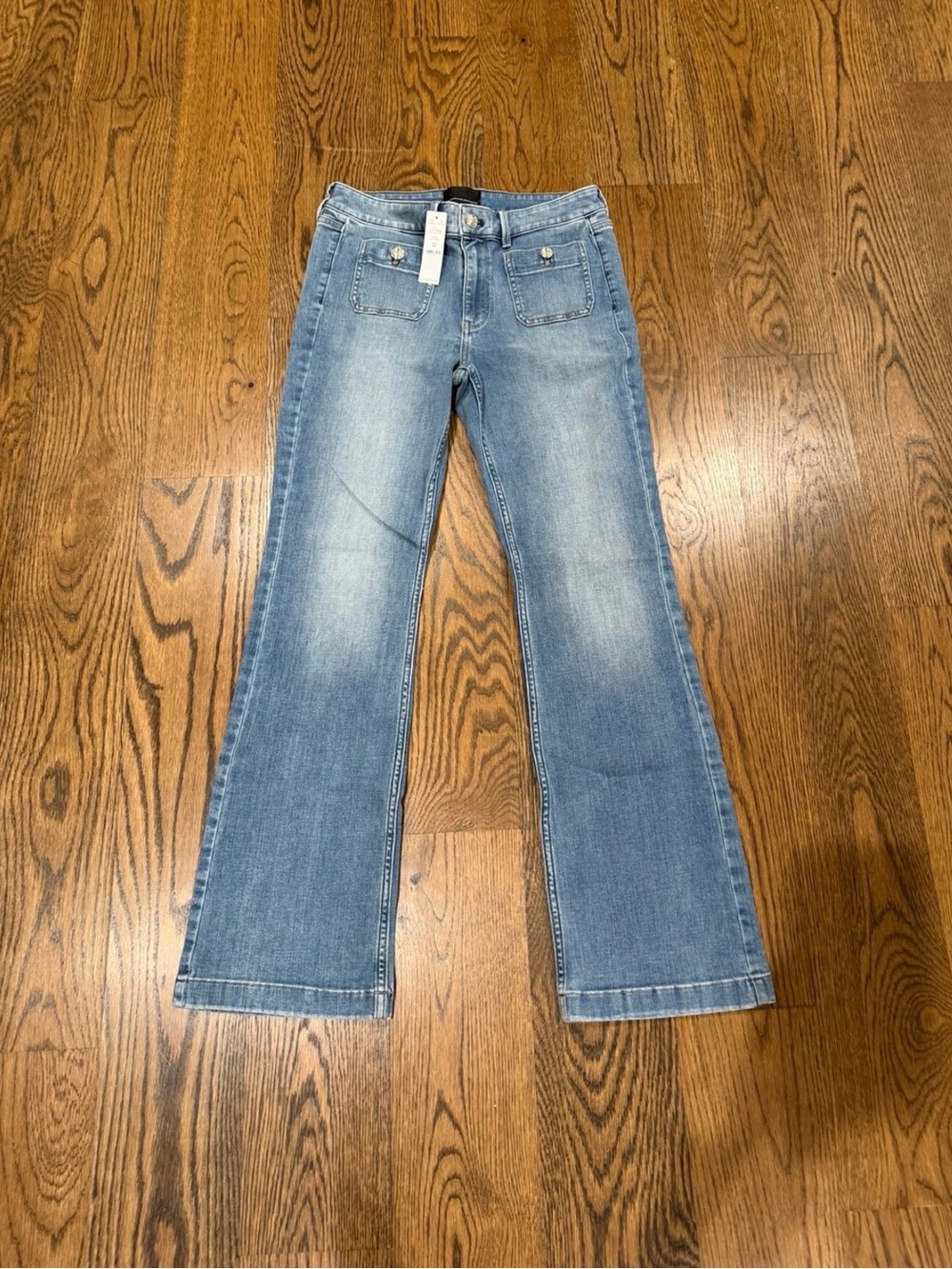 NWT STUNNNNING! WHITE HOUSE BLACK MARKET SUPER SOFT HIGH RISE JEANS